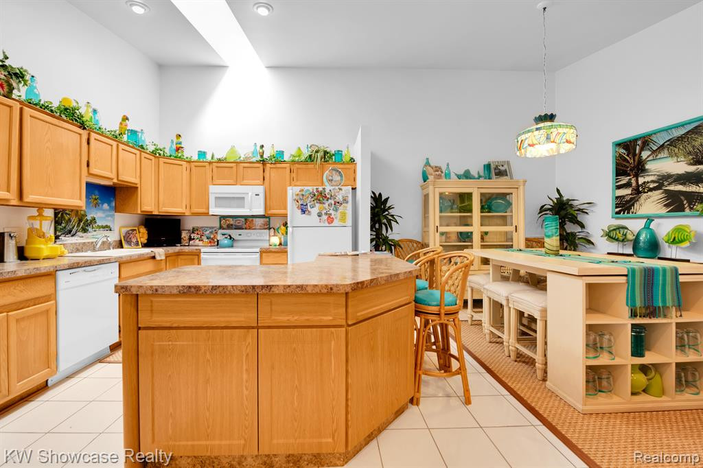 31214 COUNTRY, 216, Farmington Hills, MI 48331 — Photo 6