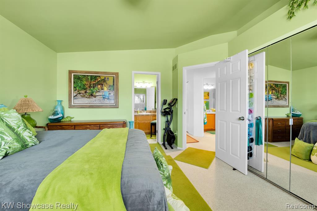 31214 COUNTRY, 216, Farmington Hills, MI 48331 — Photo 12