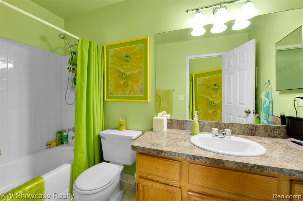 31214 COUNTRY, 216, Farmington Hills, MI 48331 — Photo 13