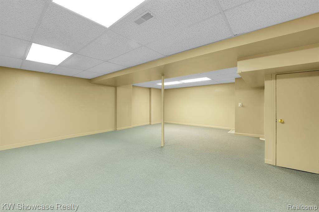 31214 COUNTRY, 216, Farmington Hills, MI 48331 — Photo 17