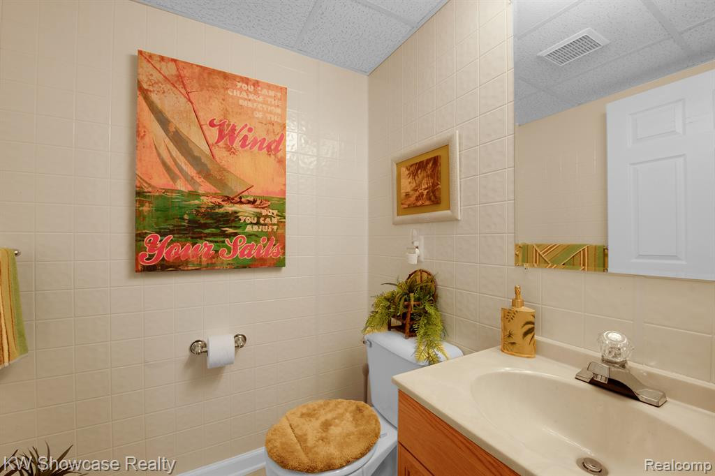 31214 COUNTRY, 216, Farmington Hills, MI 48331 — Photo 20