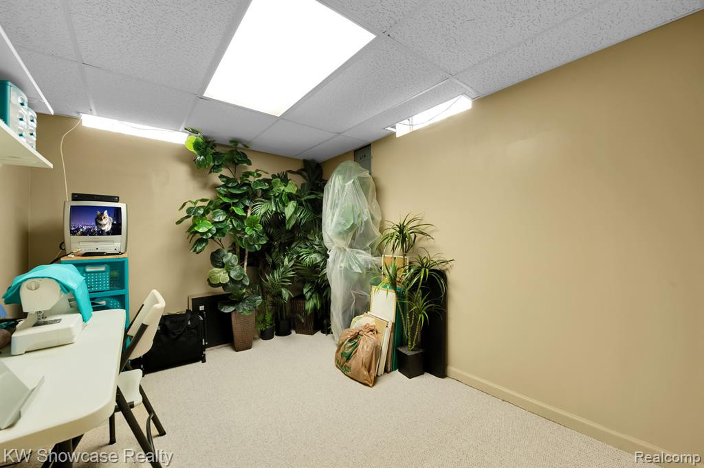 31214 COUNTRY, 216, Farmington Hills, MI 48331 — Photo 21