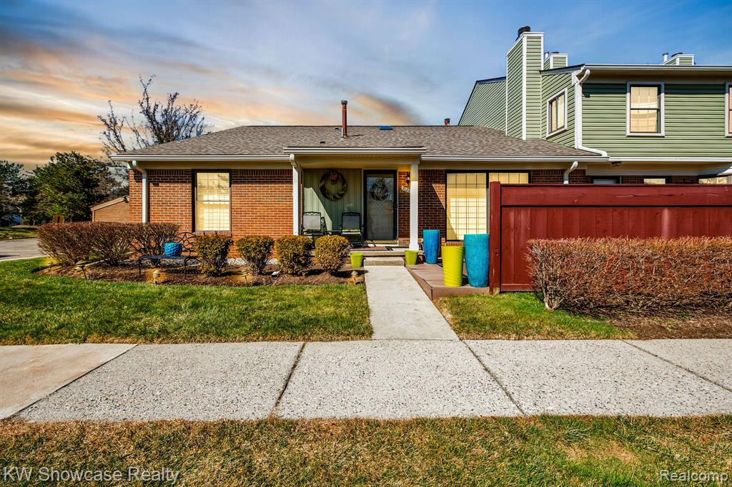 31214 COUNTRY, 216, Farmington Hills, MI 48331 — Photo 25