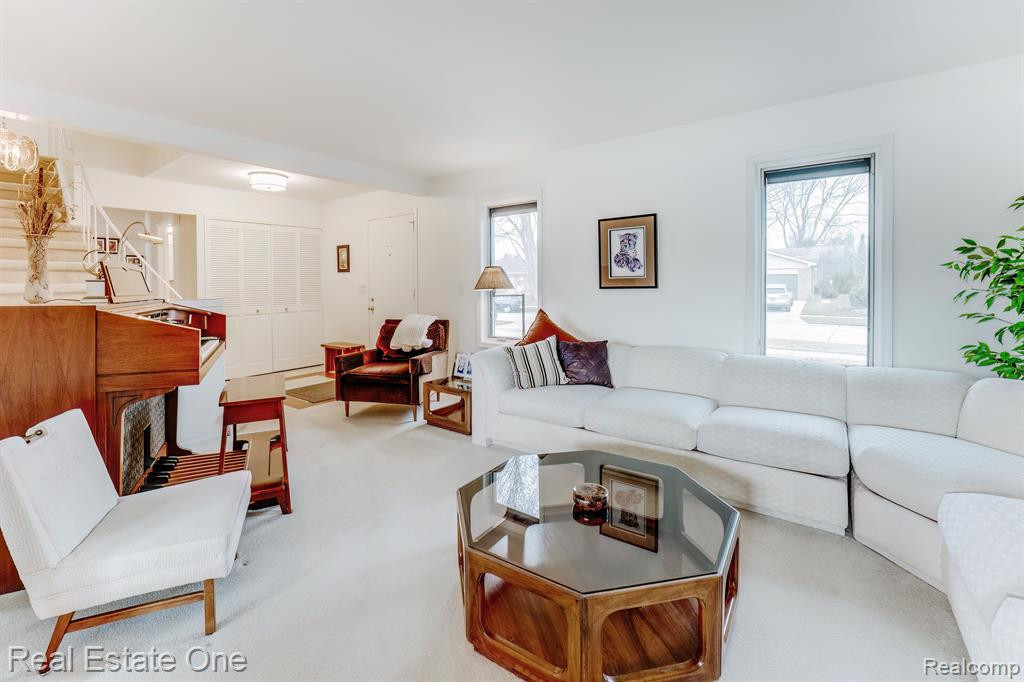 6846 NORTHPOINT Drive, Troy, MI 48085 — Photo 6
