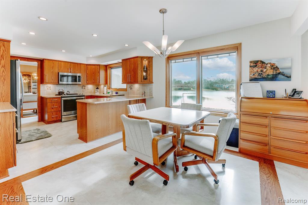 6846 NORTHPOINT Drive, Troy, MI 48085 — Photo 14