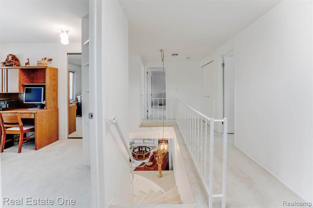 6846 NORTHPOINT Drive, Troy, MI 48085 — Photo 22