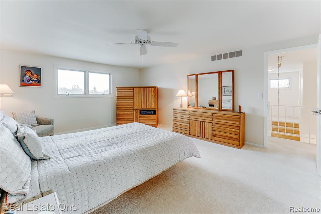 6846 NORTHPOINT Drive, Troy, MI 48085 — Photo 26