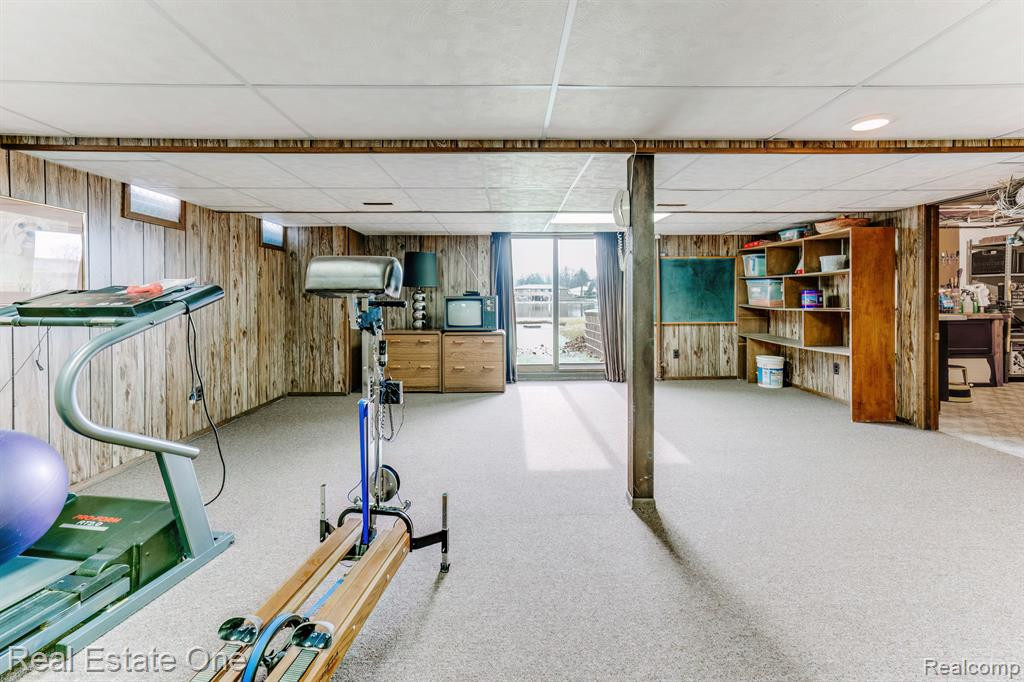 6846 NORTHPOINT Drive, Troy, MI 48085 — Photo 39
