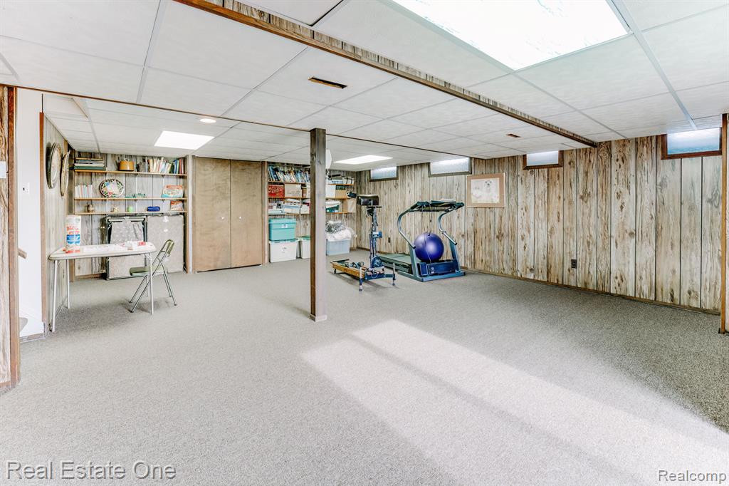 6846 NORTHPOINT Drive, Troy, MI 48085 — Photo 41