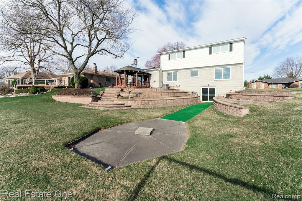 6846 NORTHPOINT Drive, Troy, MI 48085 — Photo 50