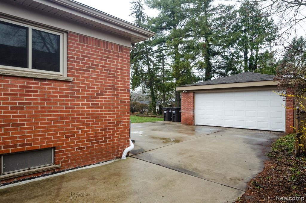 2244 MEDFORD Road, Ann Arbor, MI 48104 — Photo 11