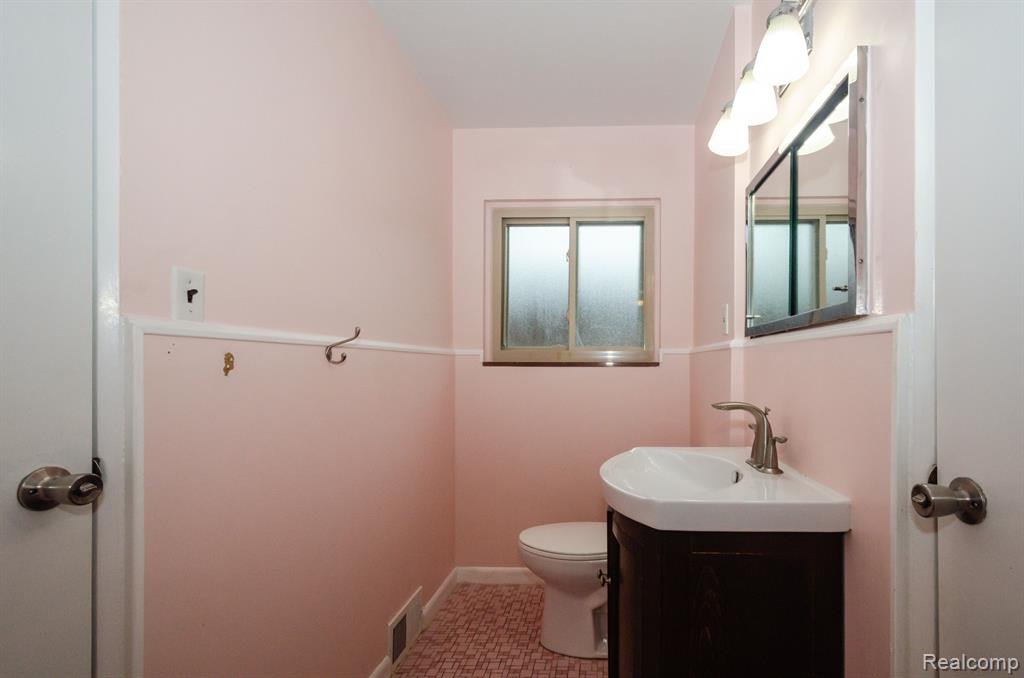2244 MEDFORD Road, Ann Arbor, MI 48104 — Photo 33