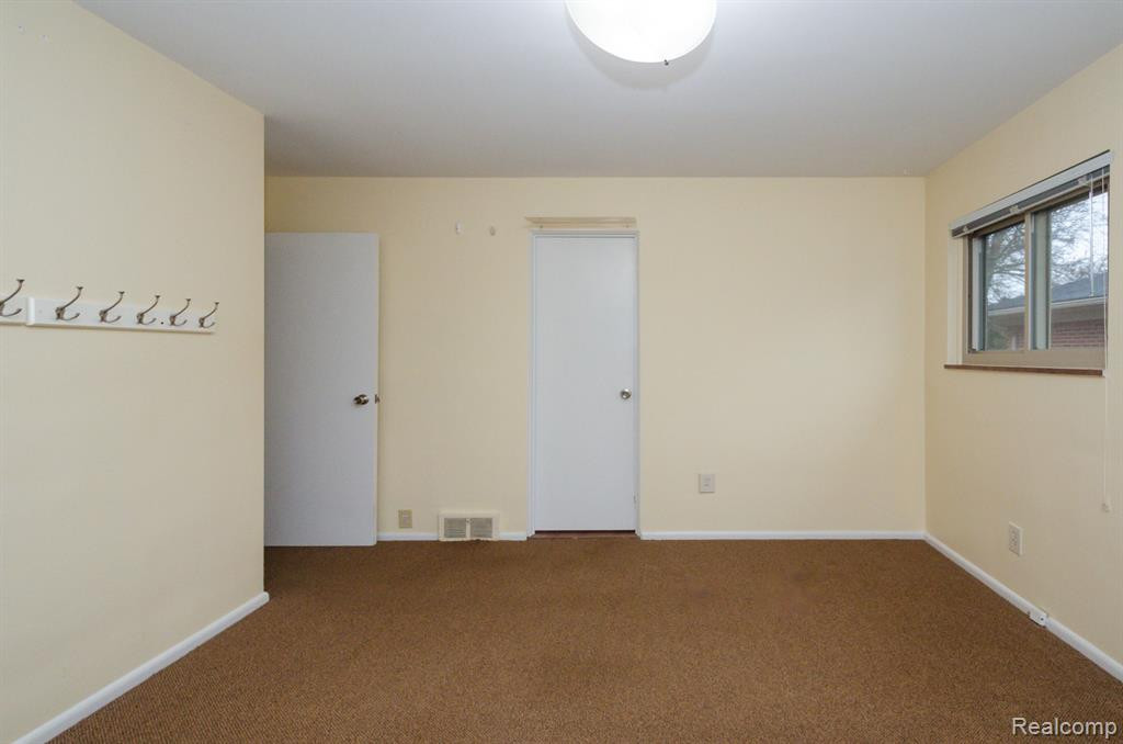 2244 MEDFORD Road, Ann Arbor, MI 48104 — Photo 38