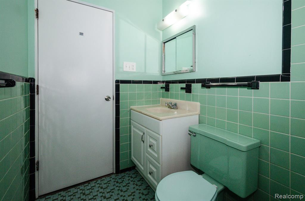 2244 MEDFORD Road, Ann Arbor, MI 48104 — Photo 45
