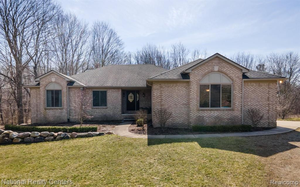 464 MACK Road, Leonard, MI 48367 — Photo 3