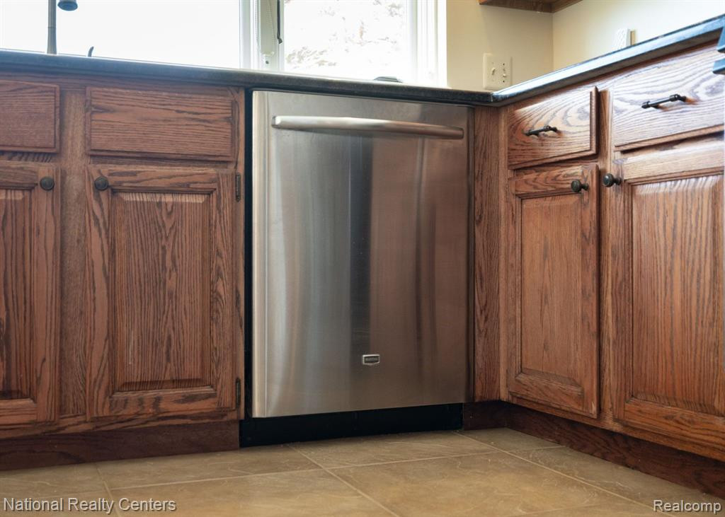 464 MACK Road, Leonard, MI 48367 — Photo 14