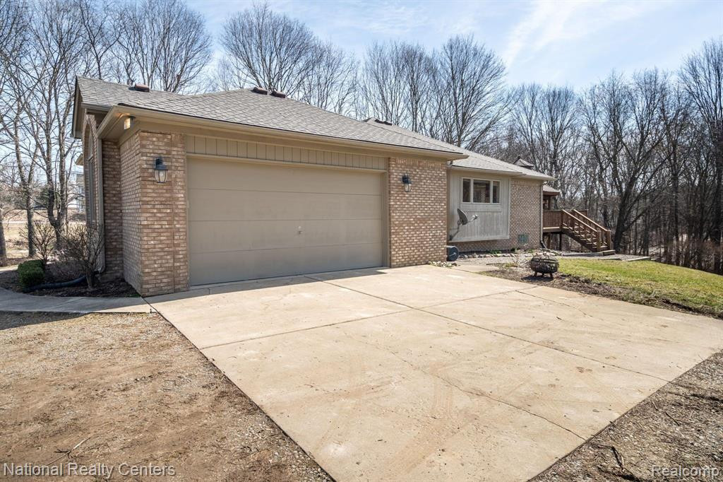 464 MACK Road, Leonard, MI 48367 — Photo 31