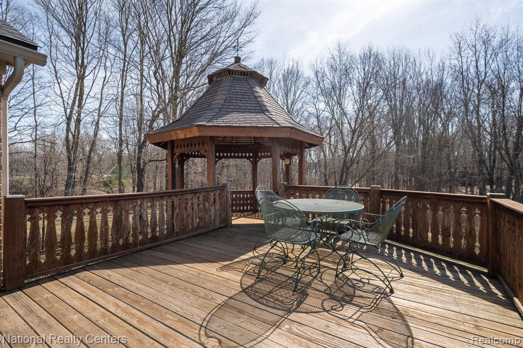 464 MACK Road, Leonard, MI 48367 — Photo 34