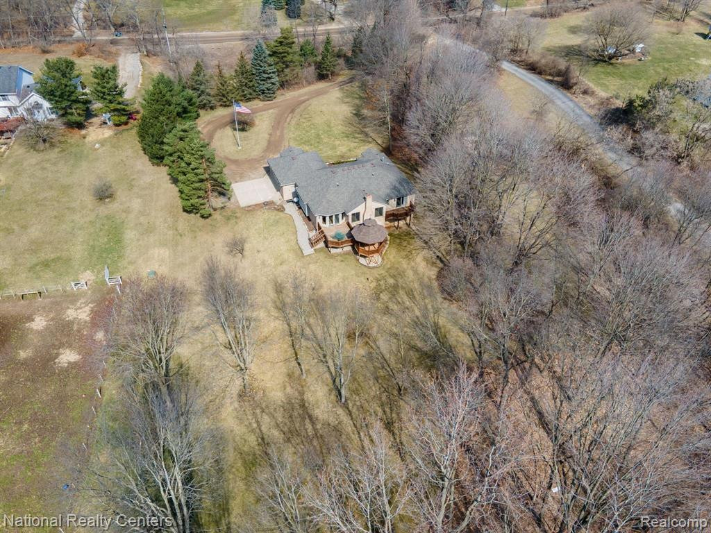 464 MACK Road, Leonard, MI 48367 — Photo 40