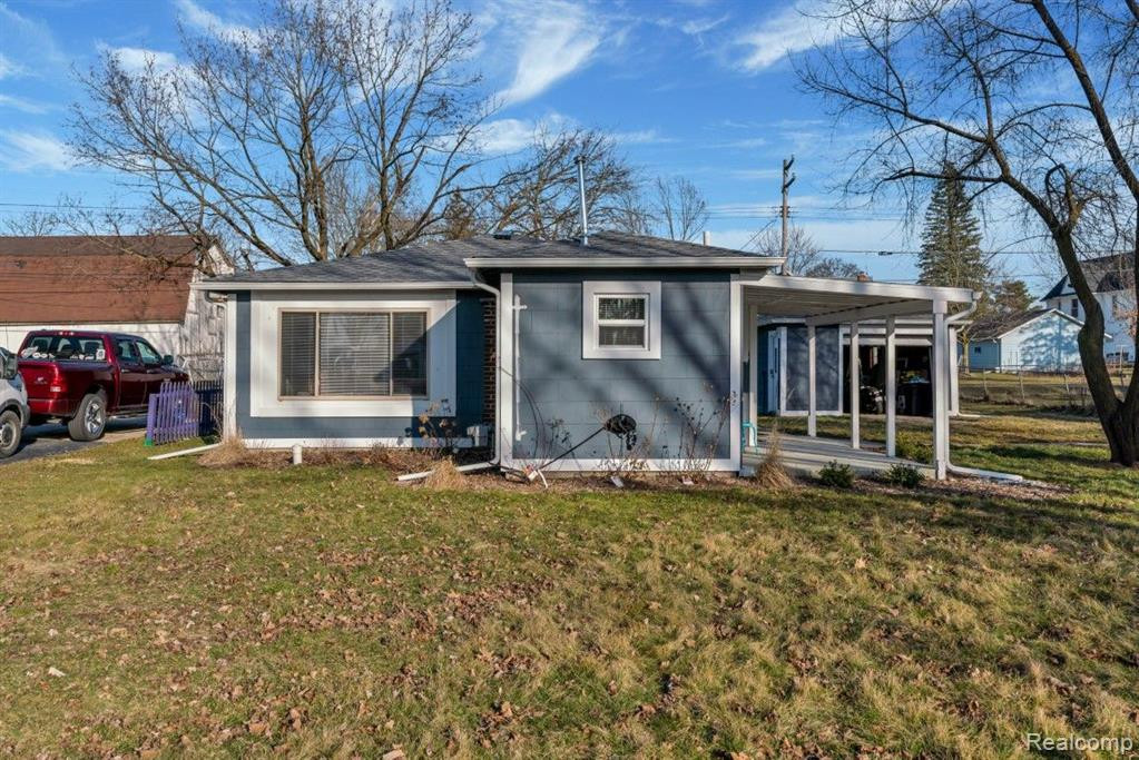 312 N NEEPER Street, Capac, MI 48014 — Photo 5