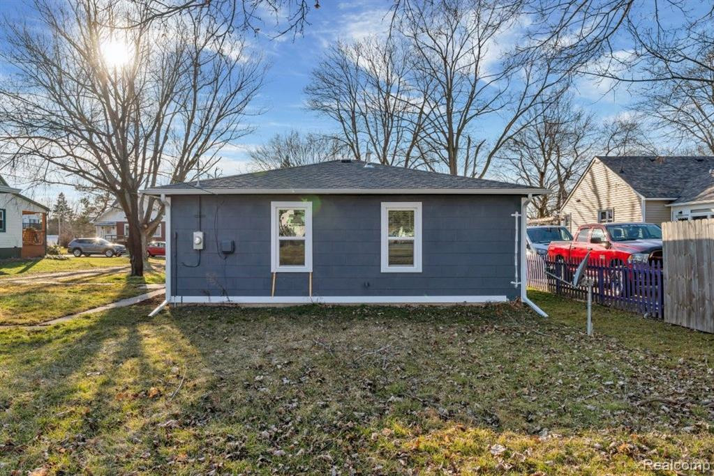 312 N NEEPER Street, Capac, MI 48014 — Photo 8