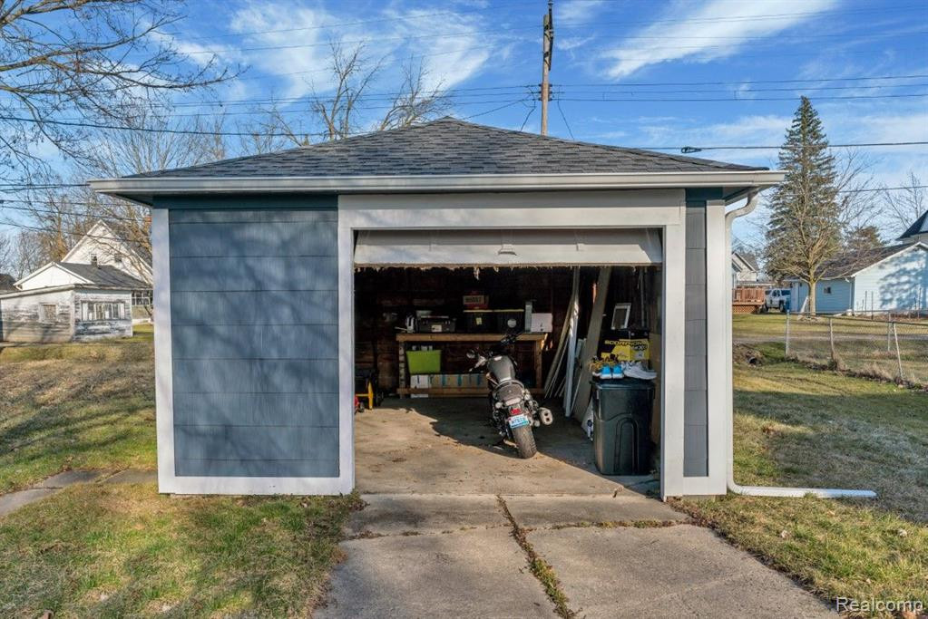 312 N NEEPER Street, Capac, MI 48014 — Photo 10