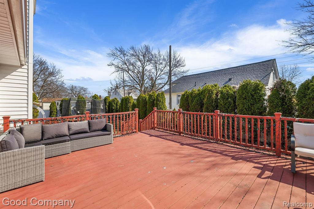 807 GODDARD Street, Wyandotte, MI 48192 — Photo 24