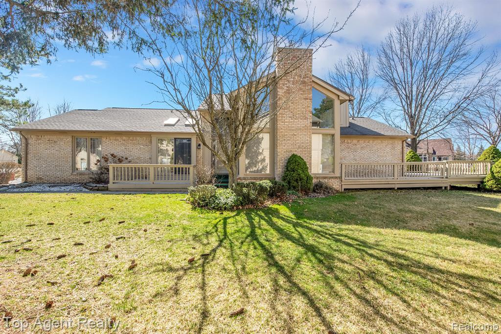 43131 W KIRKWOOD Drive, Clinton Twp, MI 48038 — Photo 2