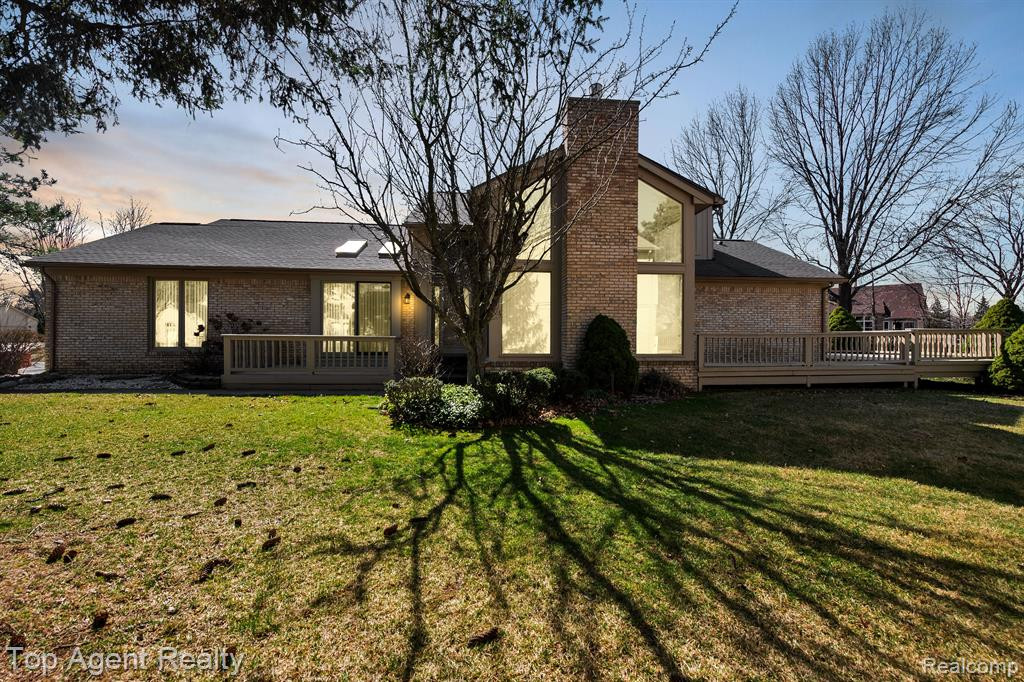 43131 W KIRKWOOD Drive, Clinton Twp, MI 48038 — Photo 3