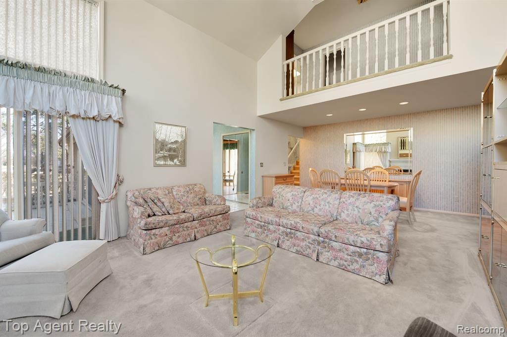 43131 W KIRKWOOD Drive, Clinton Twp, MI 48038 — Photo 5