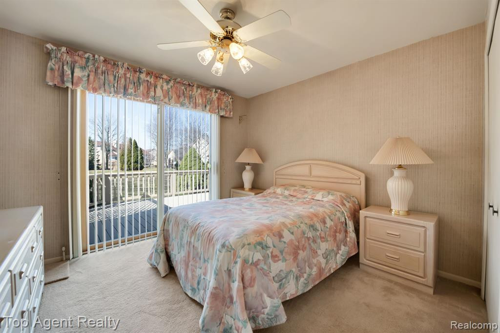 43131 W KIRKWOOD Drive, Clinton Twp, MI 48038 — Photo 17