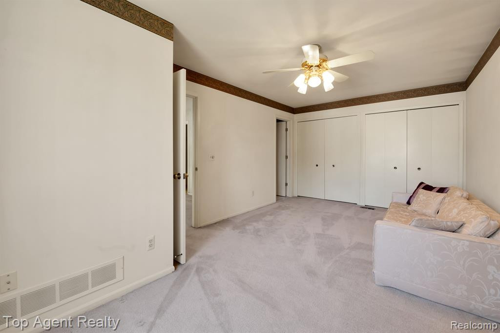 43131 W KIRKWOOD Drive, Clinton Twp, MI 48038 — Photo 21