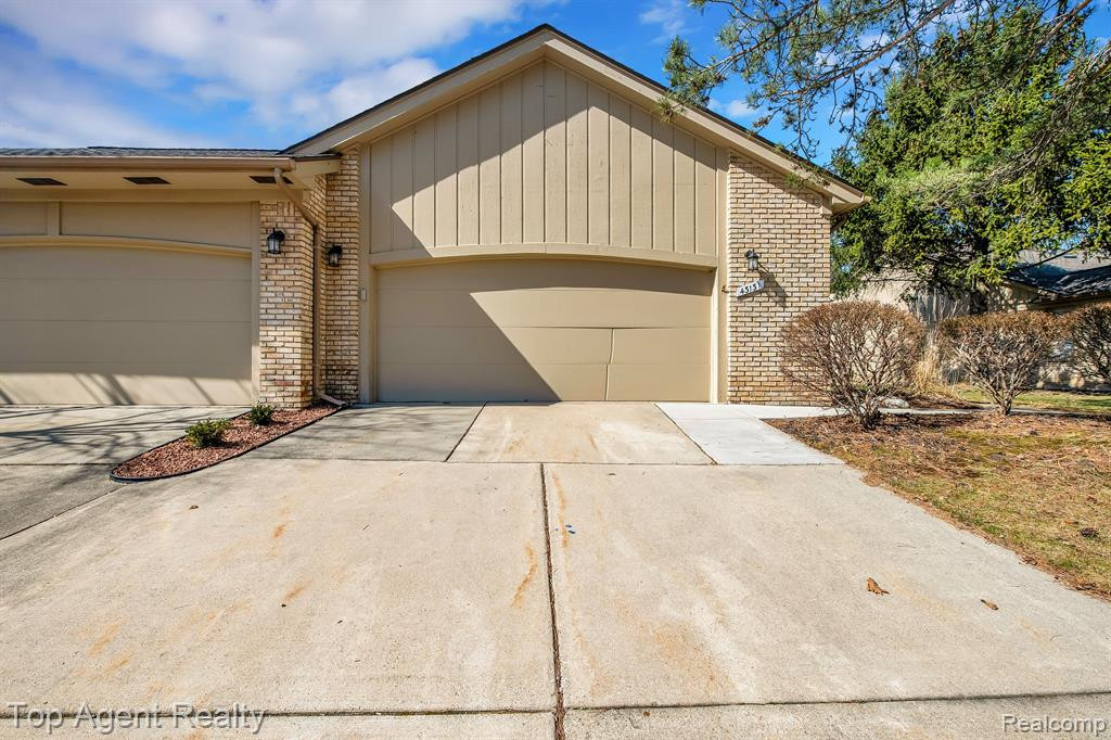 43131 W KIRKWOOD Drive, Clinton Twp, MI 48038 — Photo 27