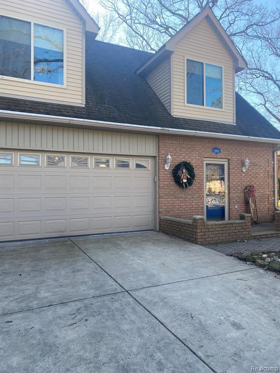 889 DOLLAR BAY Drive, Lake Orion, MI 48362 — front exterior