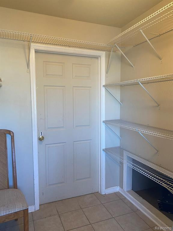 889 DOLLAR BAY Drive, Lake Orion, MI 48362 — Photo 5