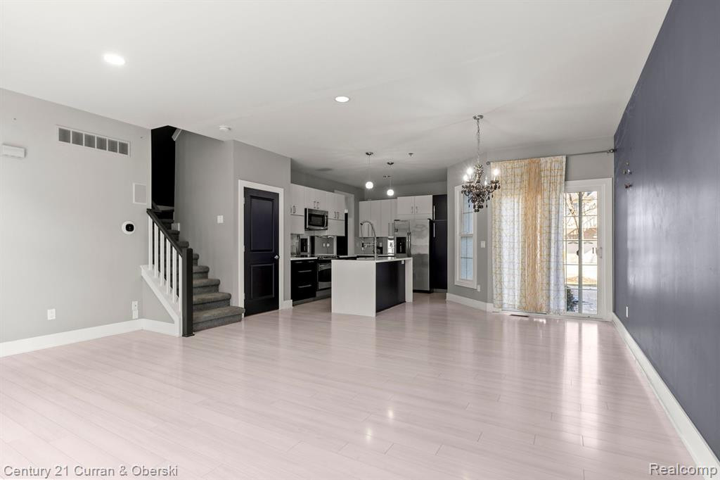 1275 E CRYSTAL Circle, Canton, MI 48187 — Photo 4