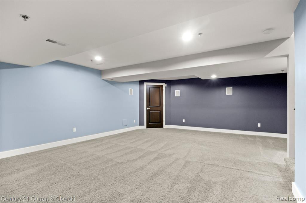 1275 E CRYSTAL Circle, Canton, MI 48187 — Photo 30