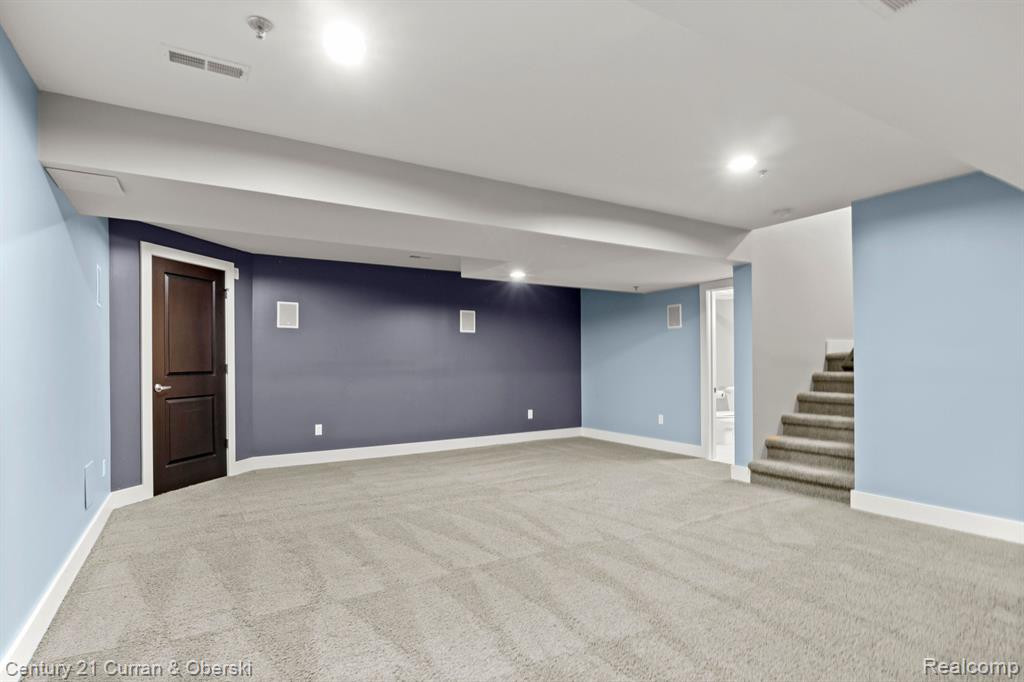 1275 E CRYSTAL Circle, Canton, MI 48187 — Photo 31