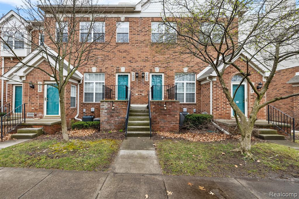 1860 Campau Farms Circle, Detroit, MI 48207 — front exterior