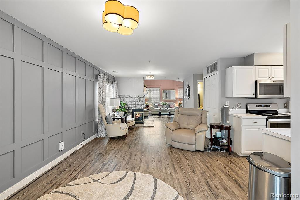1860 Campau Farms Circle, Detroit, MI 48207 — Photo 9