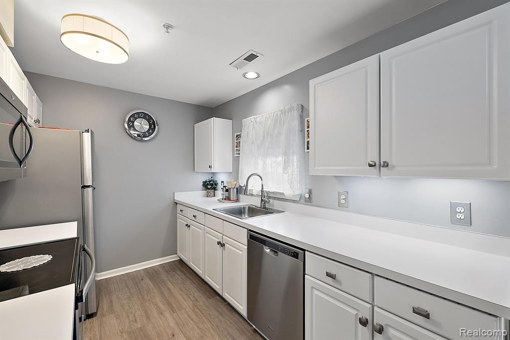 1860 Campau Farms Circle, Detroit, MI 48207 — Photo 11
