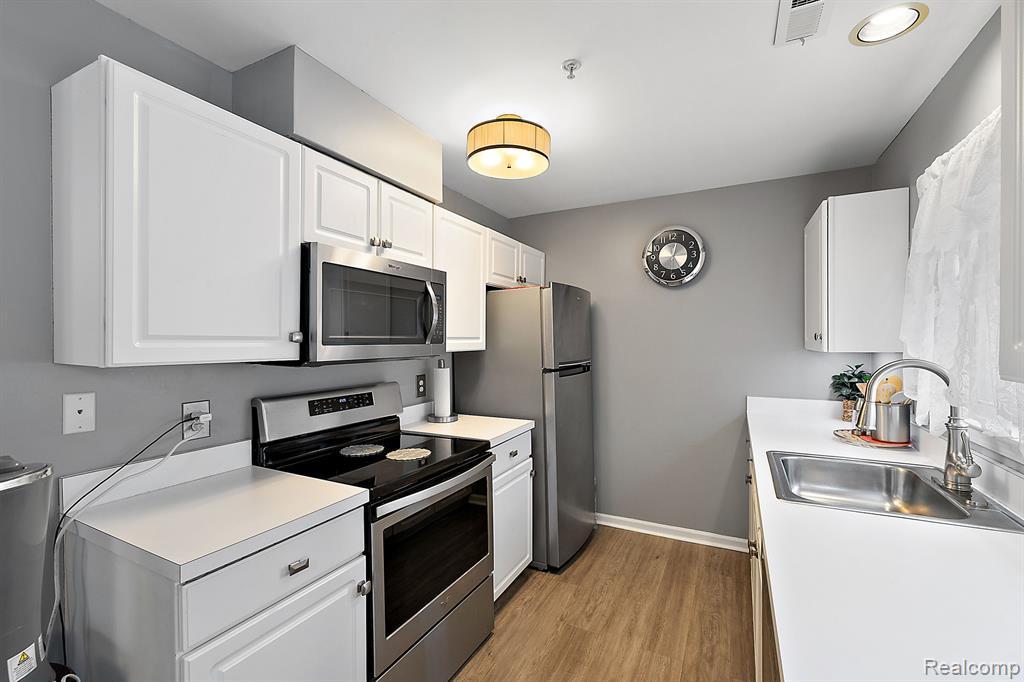 1860 Campau Farms Circle, Detroit, MI 48207 — Photo 12
