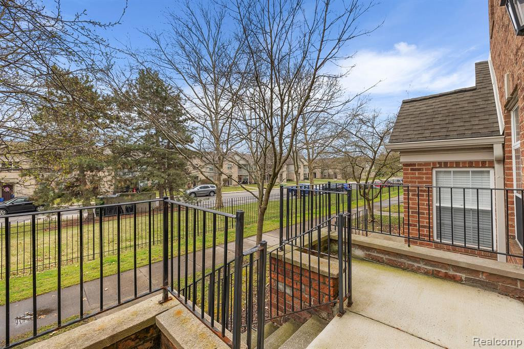 1860 Campau Farms Circle, Detroit, MI 48207 — Photo 28