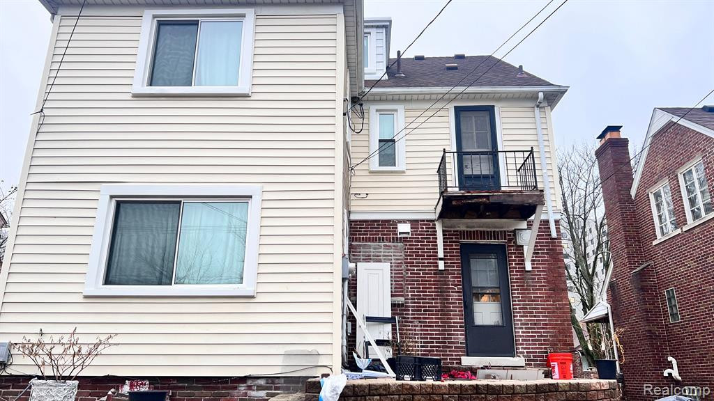 8071 WARREN Boulevard, Center Line, MI 48015 — Photo 11