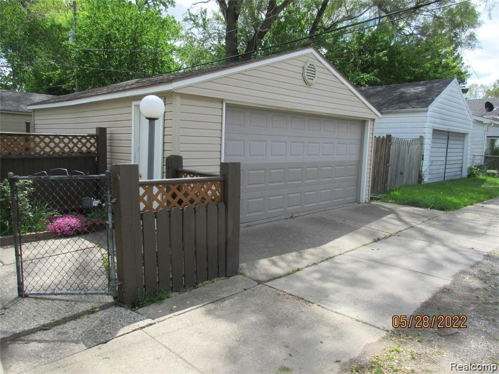 7002 FISHER Avenue, Warren, MI 48091 — Photo 2