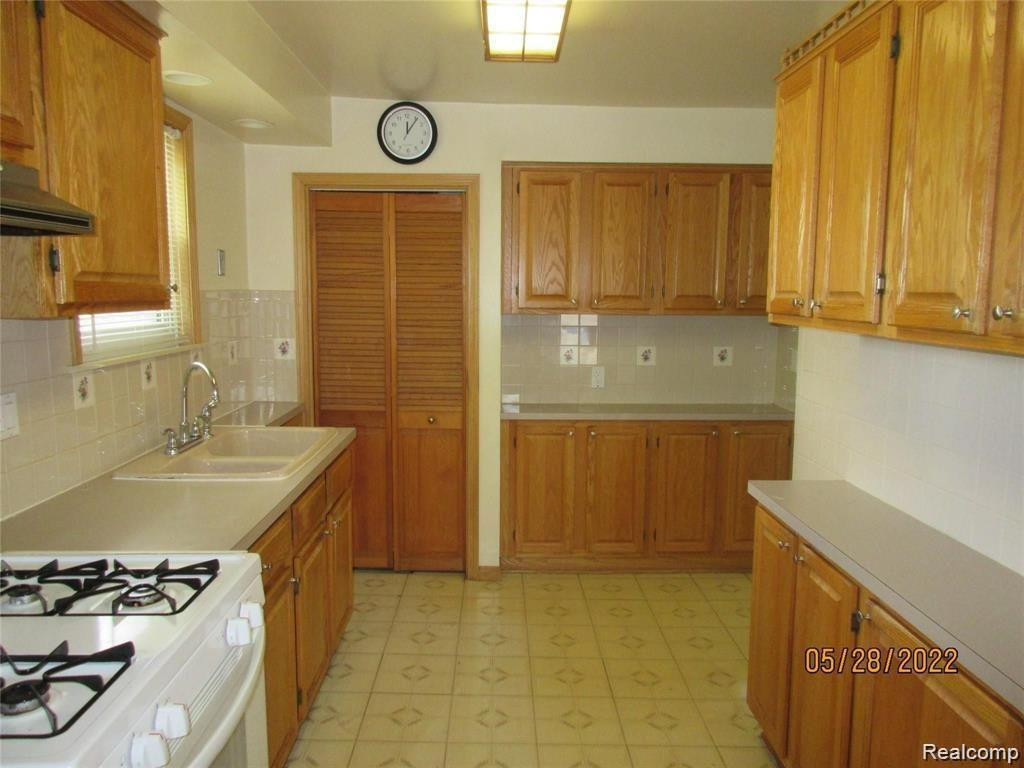 7002 FISHER Avenue, Warren, MI 48091 — Photo 9