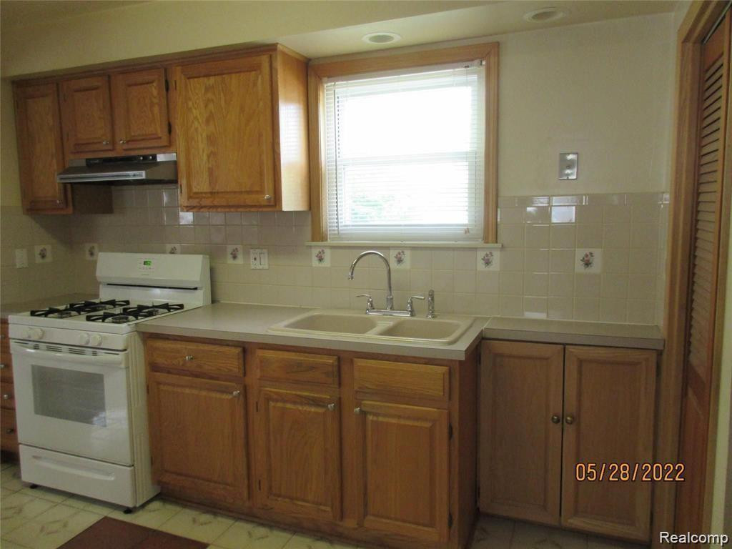 7002 FISHER Avenue, Warren, MI 48091 — Photo 10