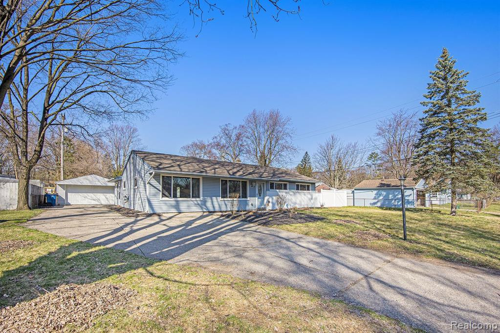 49601 E VALLEY Circle, Shelby Twp, MI 48317 — Photo 3