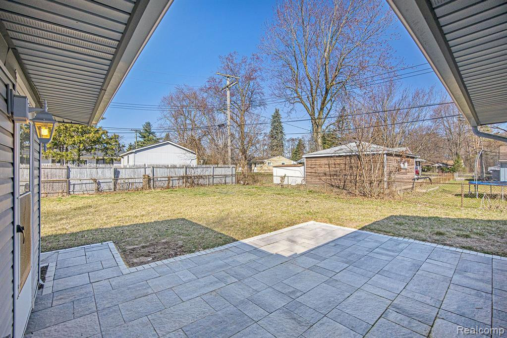 49601 E VALLEY Circle, Shelby Twp, MI 48317 — Photo 5