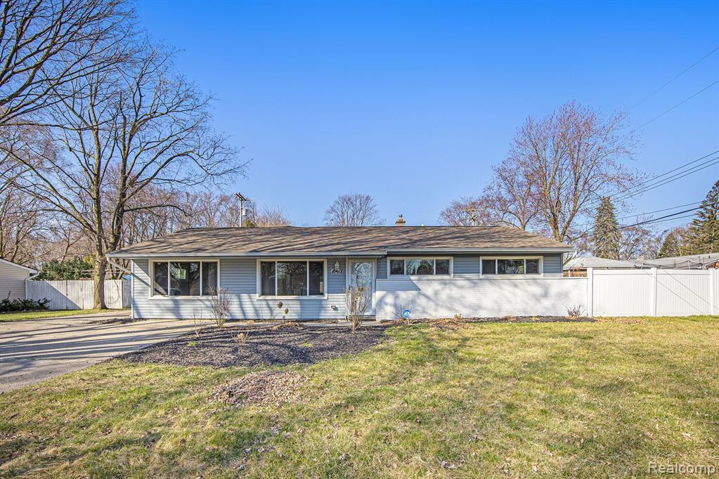 49601 E VALLEY Circle, Shelby Twp, MI 48317 — Photo 9